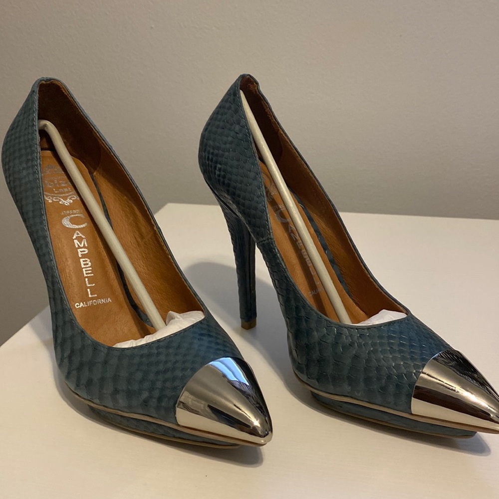 Jeffrey Campbell Blue Silver snake pumps 7.5M